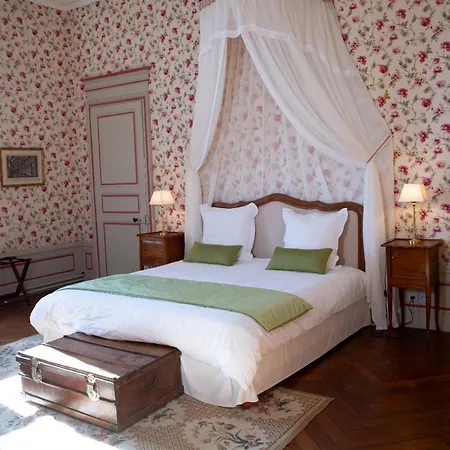 Chateau De *